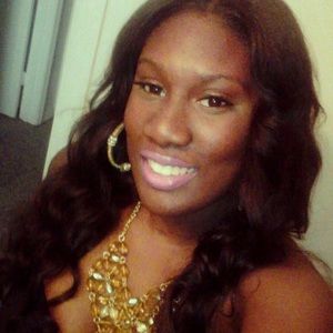 Meet your Posher, Danielle